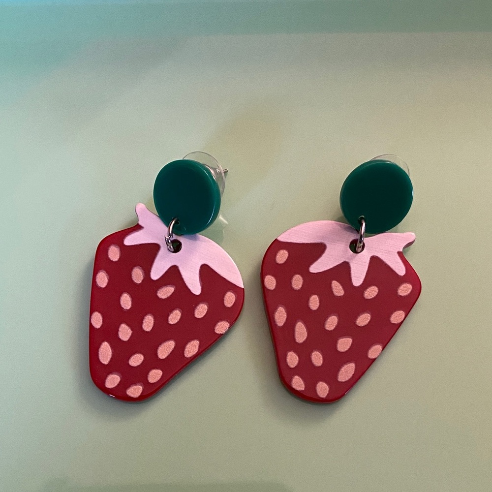 Charming Strawberry Earrings in Red and Green